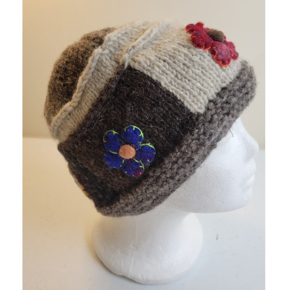 Wool Knit Beanie Hat Boho Cottagecore Womens Floral Applique Gray Cream